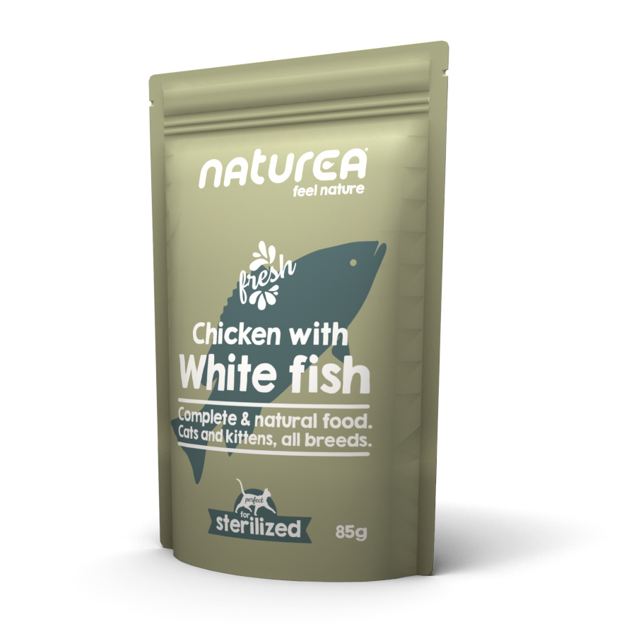 Naturea Esterilizado Frango e Peixe Branco saqueta para gatos